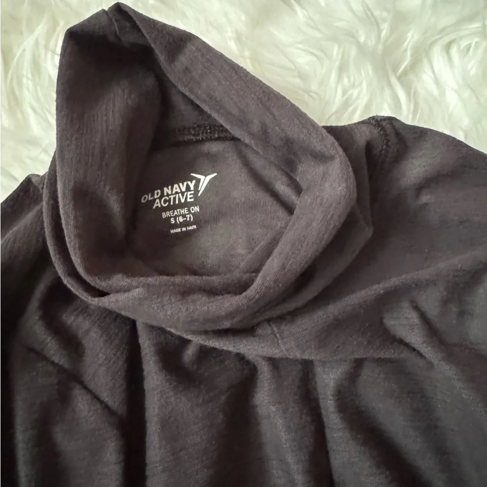 Old Navy black active top - long sleeve- size 6-7